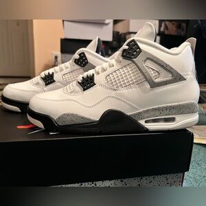 Air Jordan 4 White Cement 2025 Retro